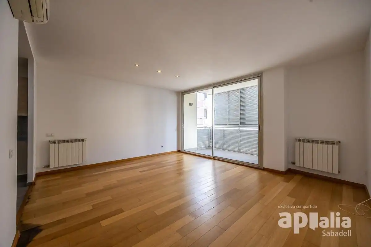 Wohnzimmer von Wohnung zum Verkauf in Sabadell mit Heizung und Abstellraum