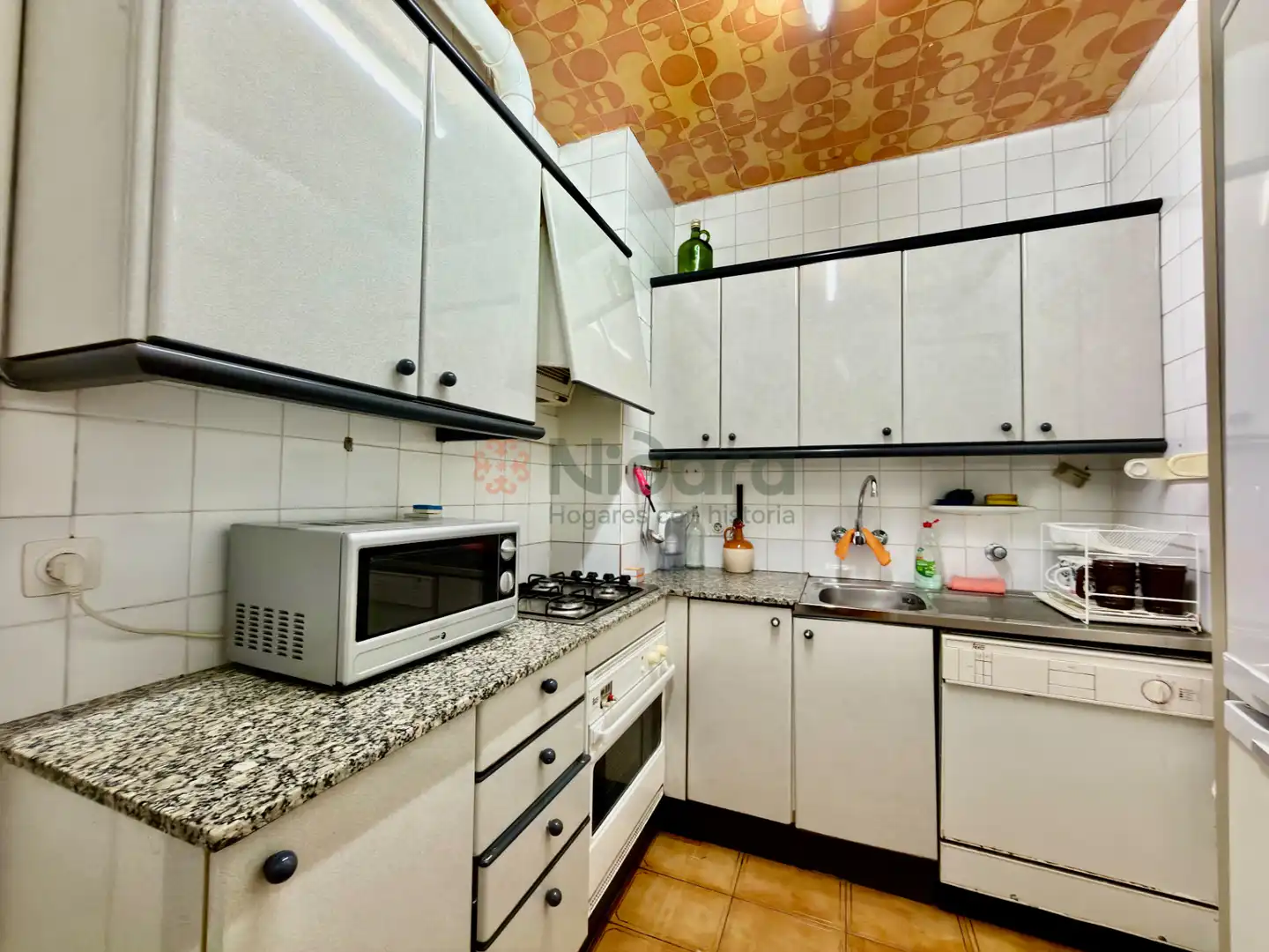 Küche von Wohnung zum Verkauf in Barcelona mit Möbliert, Ofen und Balkon