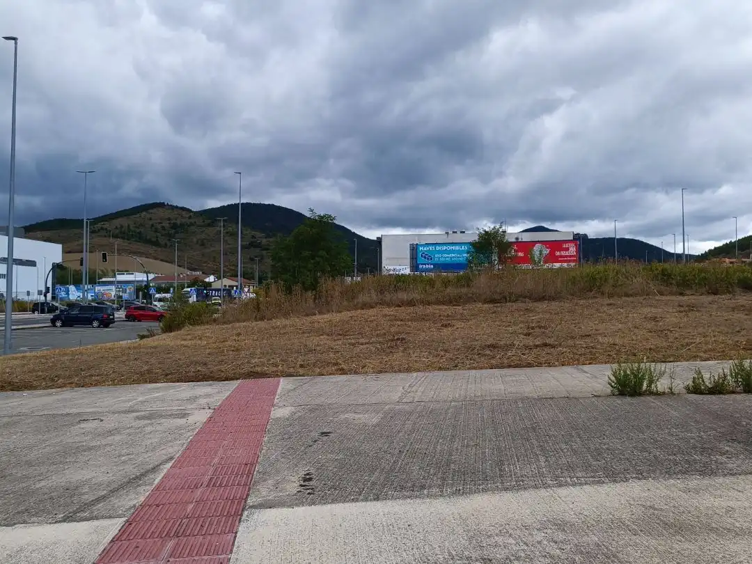 Industrial land for sale in Huarte / Uharte