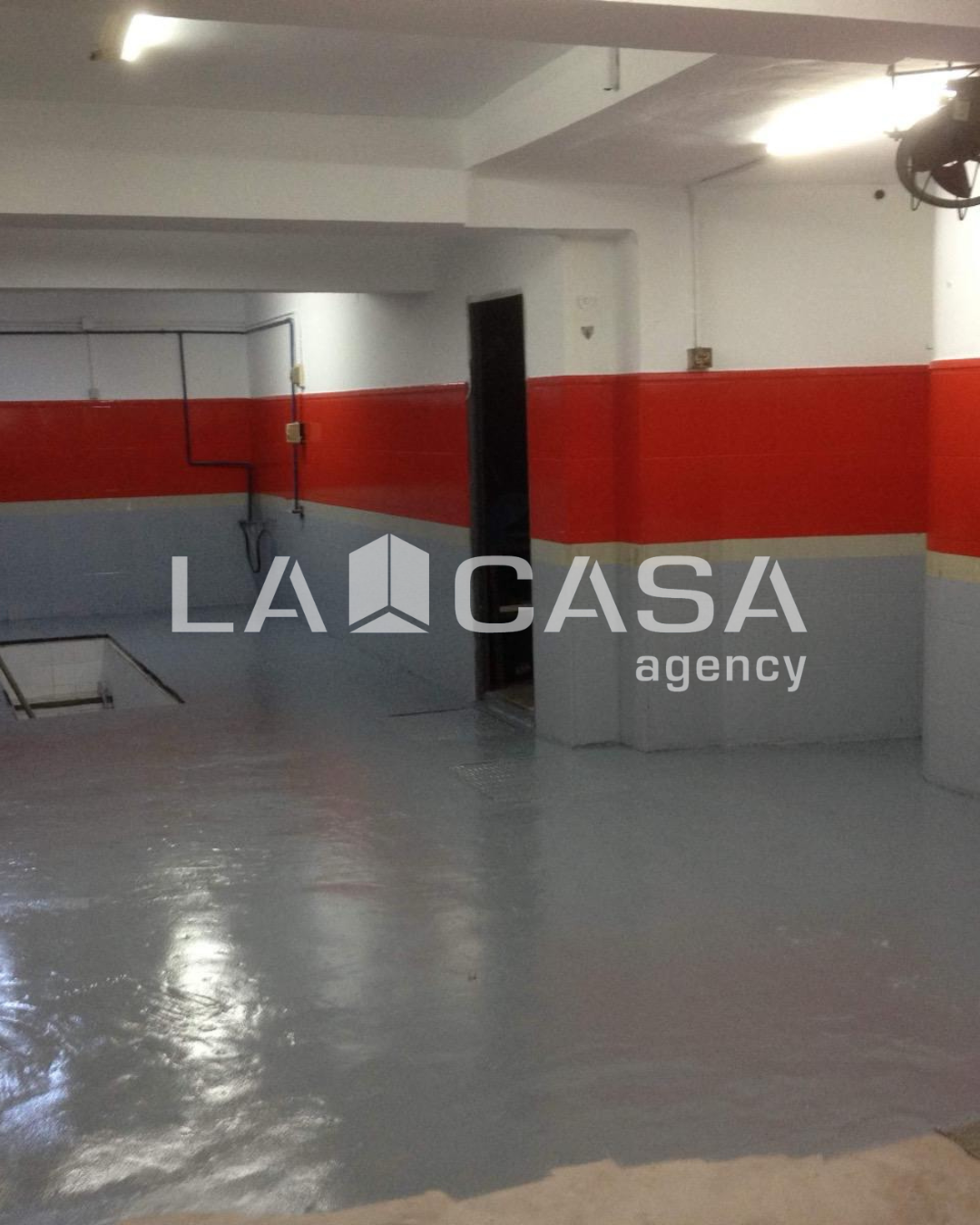 Premises for sale in  Sevilla Capital