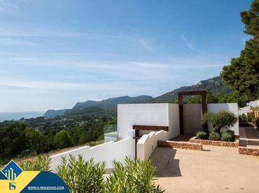 Chalet con piscina en venta en Es Cubells