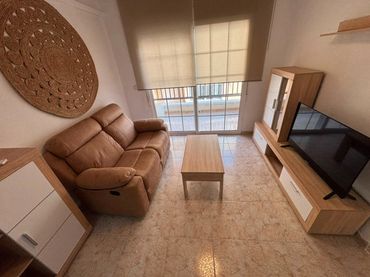 Flat with balcony to rent in La Mata