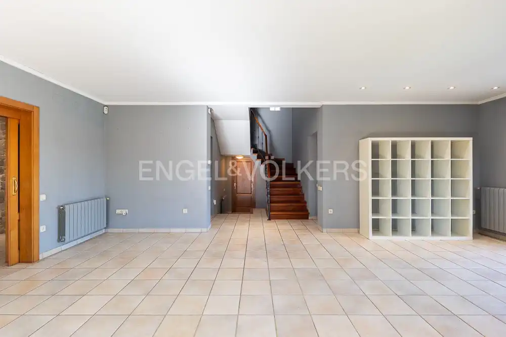 Houses for sale in La Pobla de Vallbona  with Air Conditioner, Heating and Private garden
