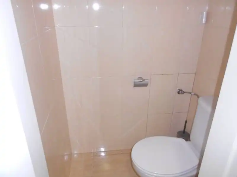 Baño de Oficina de alquiler en Murcia