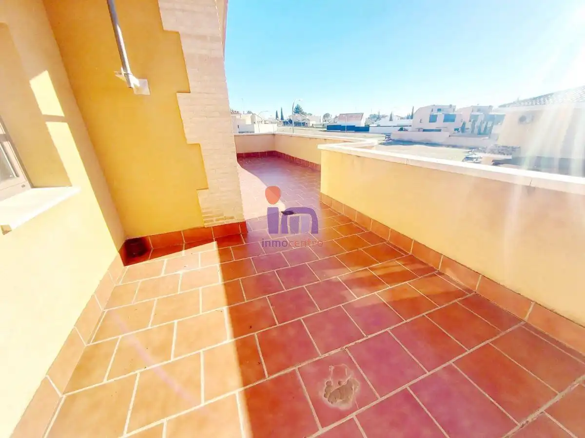 Chalet con piscina en venta en Valdepeñas, imagen 4
