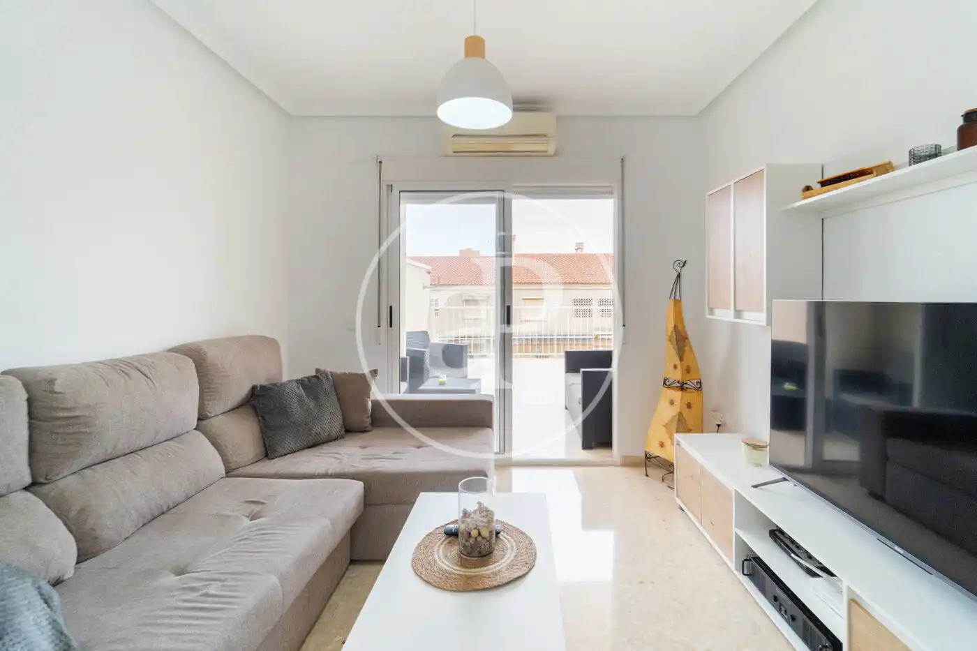 Wohnzimmer von Wohnung zum Verkauf in Elche / Elx mit Klimaanlage, Heizung und Privatgarten