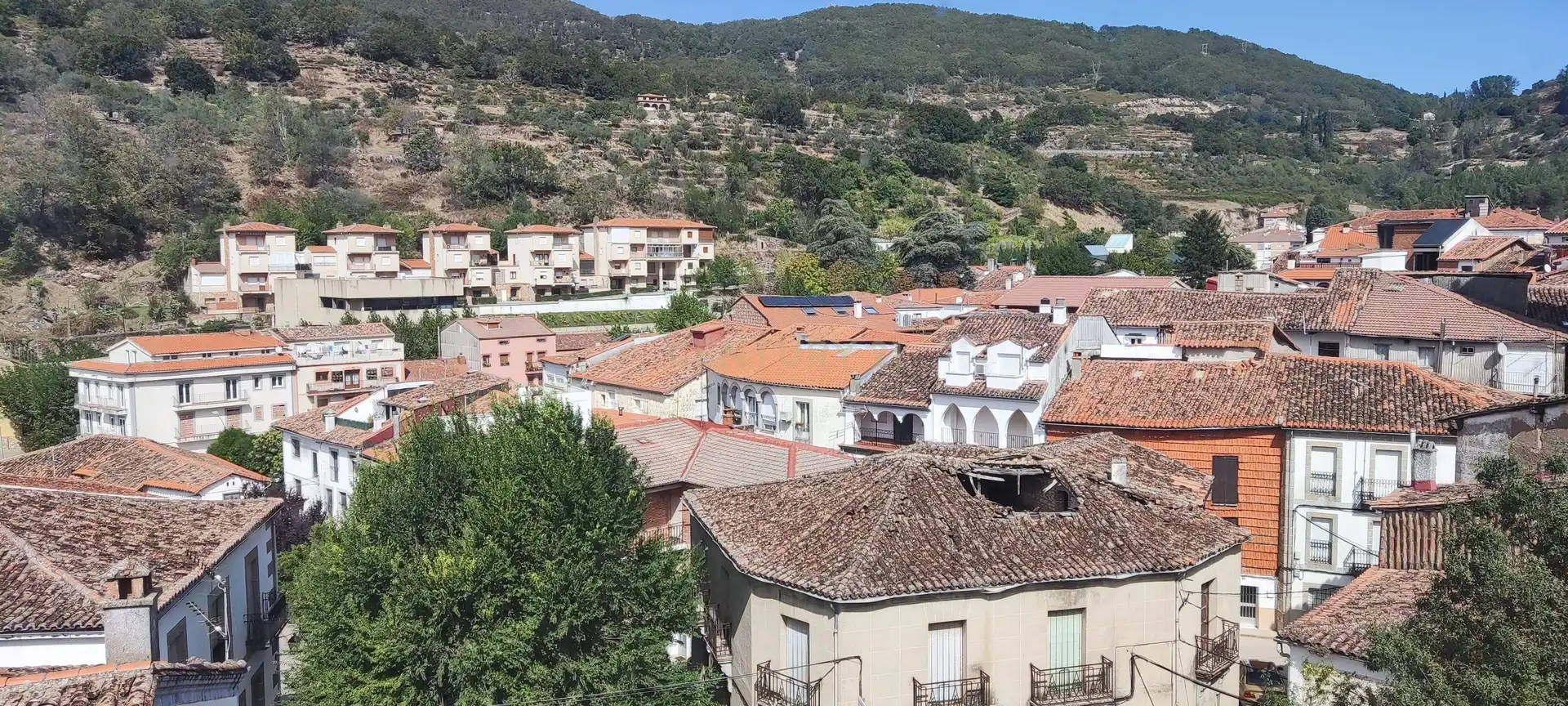 Exterior view of Houses for sale in Baños de Montemayor  with Air Conditioner, Balcony and Alarm