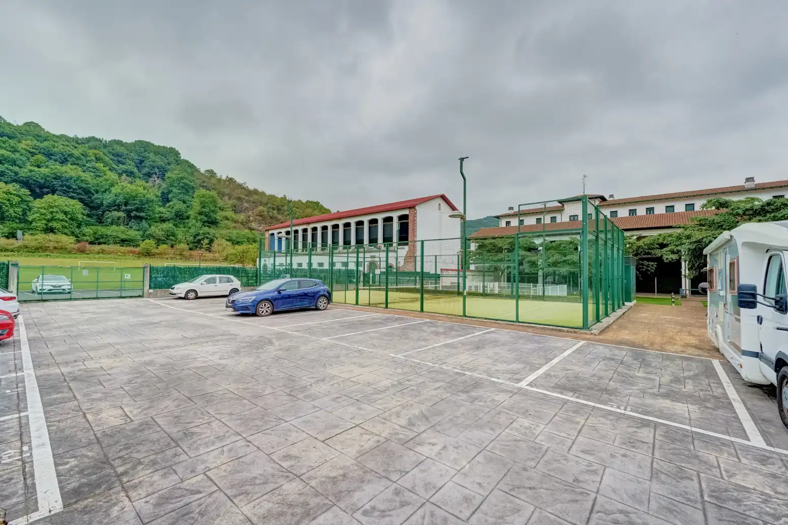 Aparcament de Pis en venda en Baztan amb Jardí privat, Terrassa i Traster