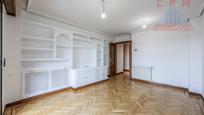 Living room of Duplex to rent in Pozuelo de Alarcón  with Air Conditioner, Heating and Parquet flooring