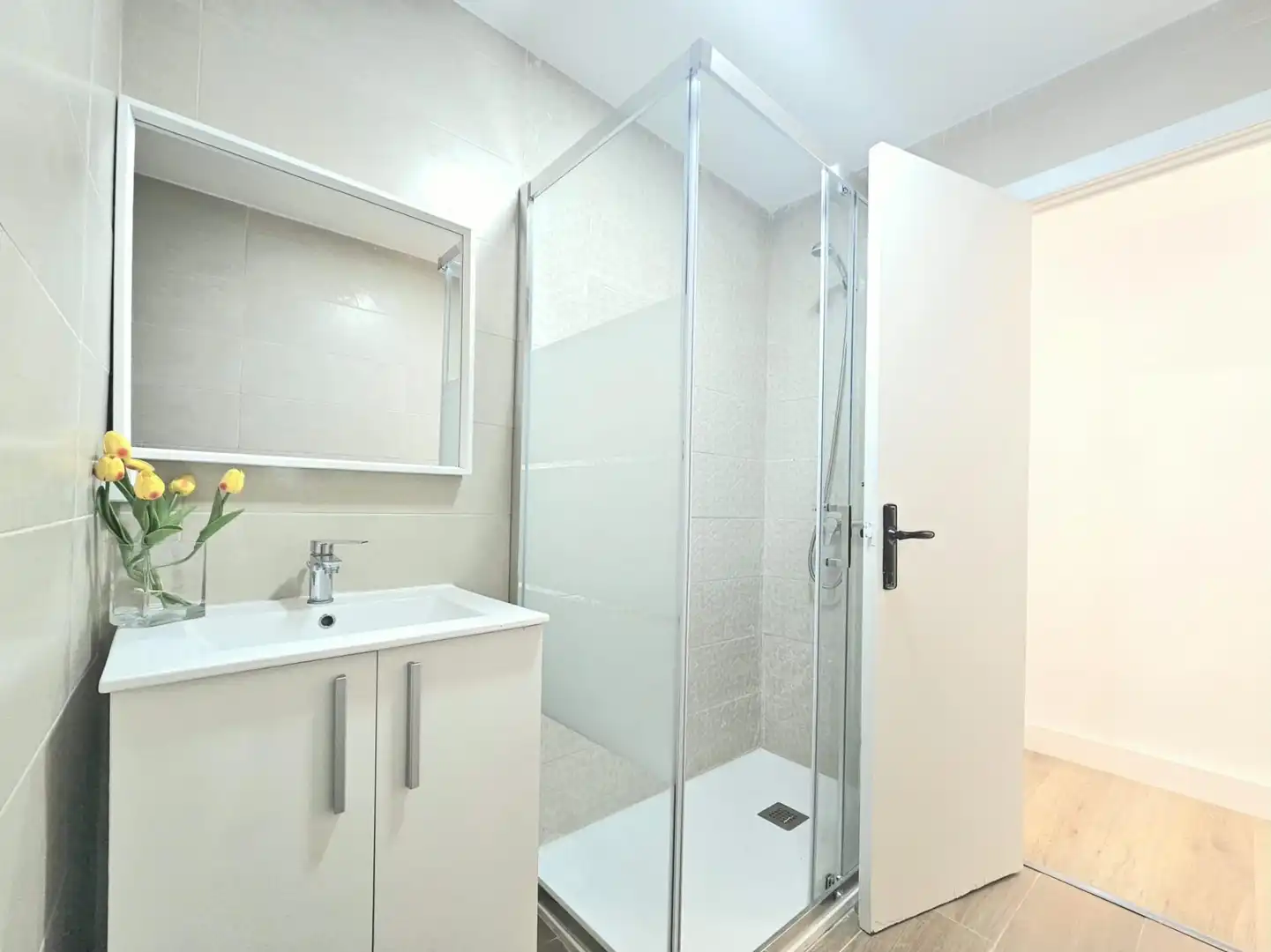 Baño de Apartamento en venta en Torrevieja con Aire acondicionado