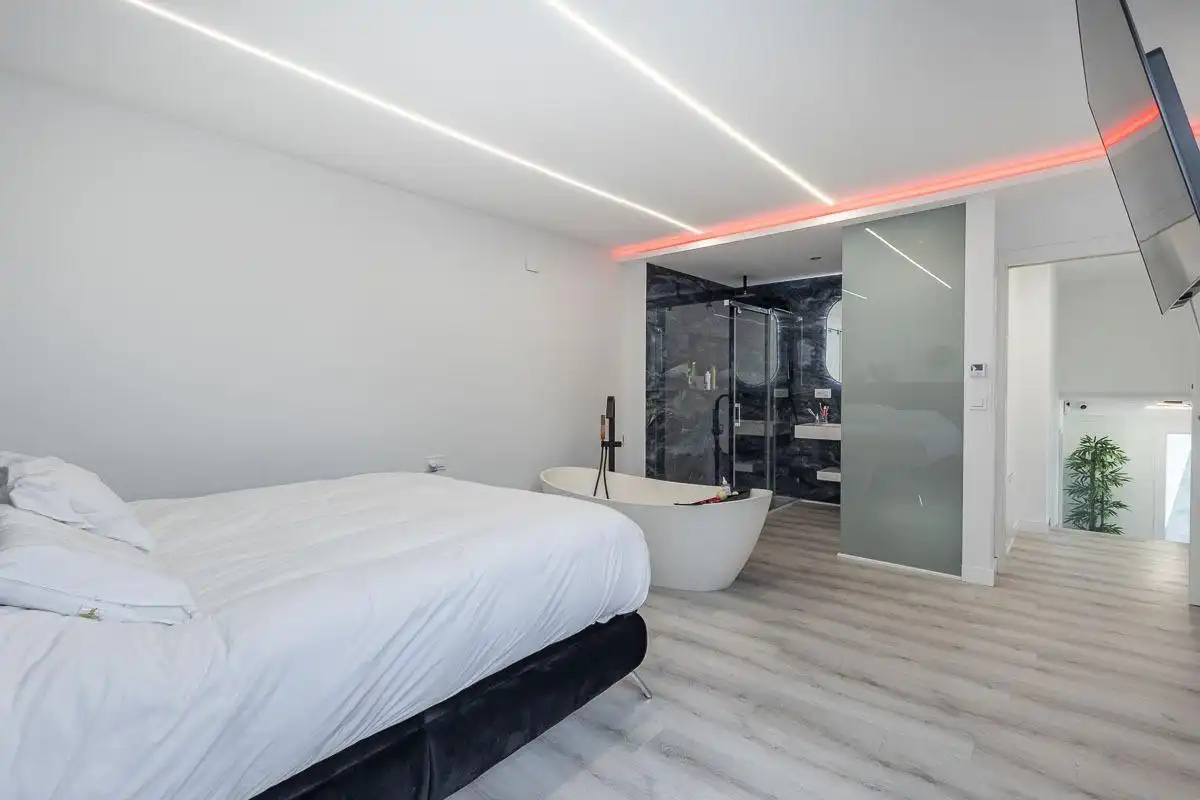 Habitación de Casa adosada de alquiler en Albolote con Calefacción, Jardín privado y Piscina