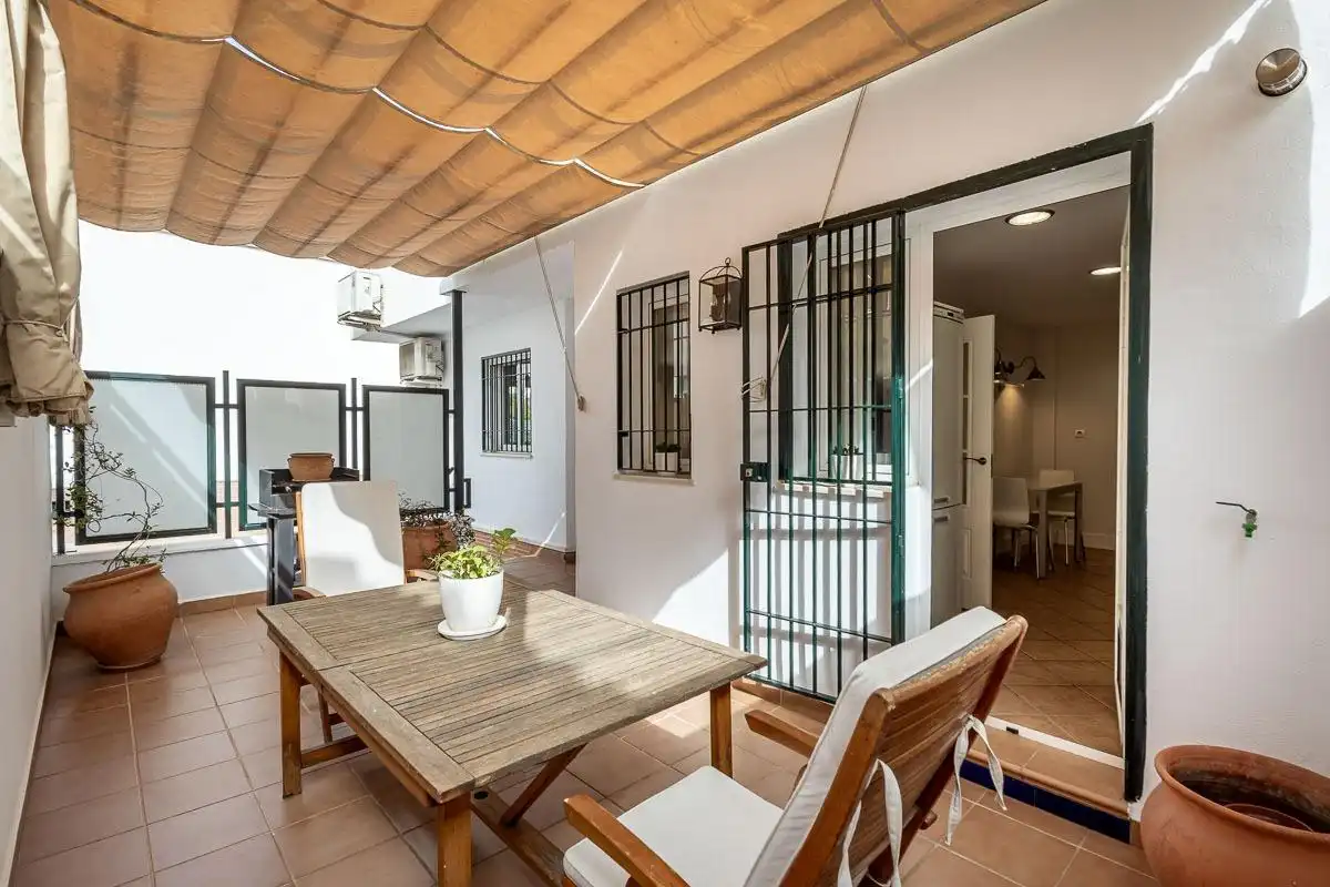 Terrasse von Einfamilien-Reihenhaus zur Miete in Armilla mit Klimaanlage, Heizung und Abstellraum