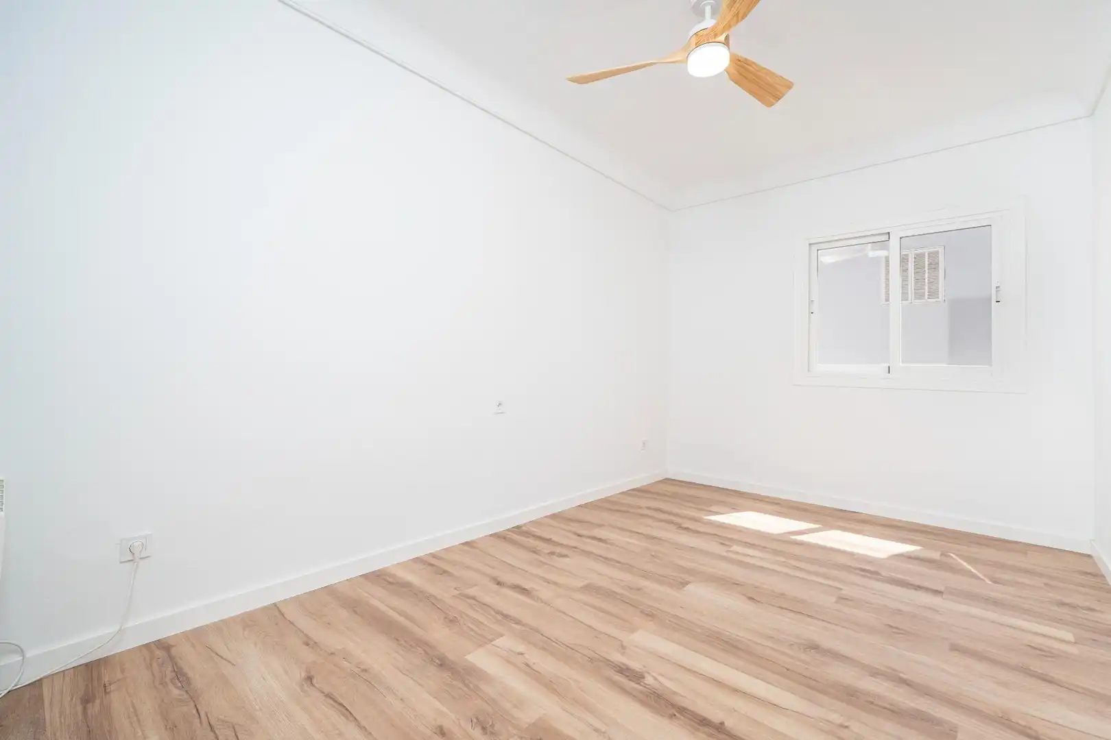 Attic for rent in Santa Catalina