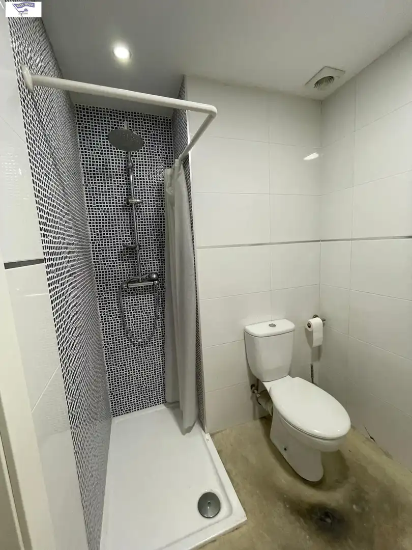 Bany de Local de lloguer en Albacete