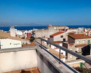 Vista exterior de Dúplex en venda en L'Escala amb Terrassa i Balcó