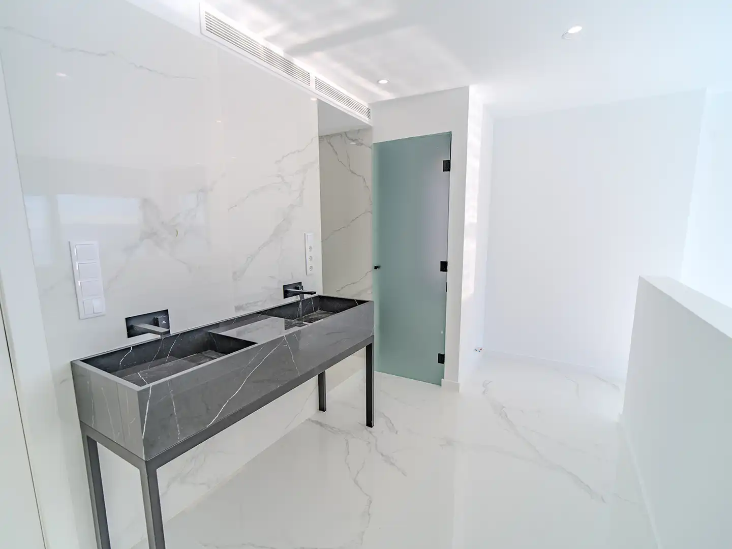 Bathroom of Houses for sale in El Campello  with Air Conditioner, Heating and Private garden