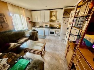 Cuina de Apartament en venda en San Andrés del Rabanedo amb Calefacció, Moblat i Rentadora