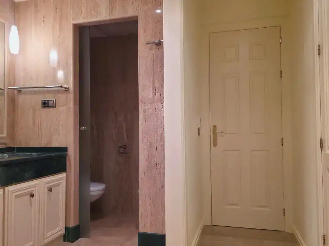 Baño de Apartamento en venta en Marbella con Aire acondicionado, Piscina y Balcón