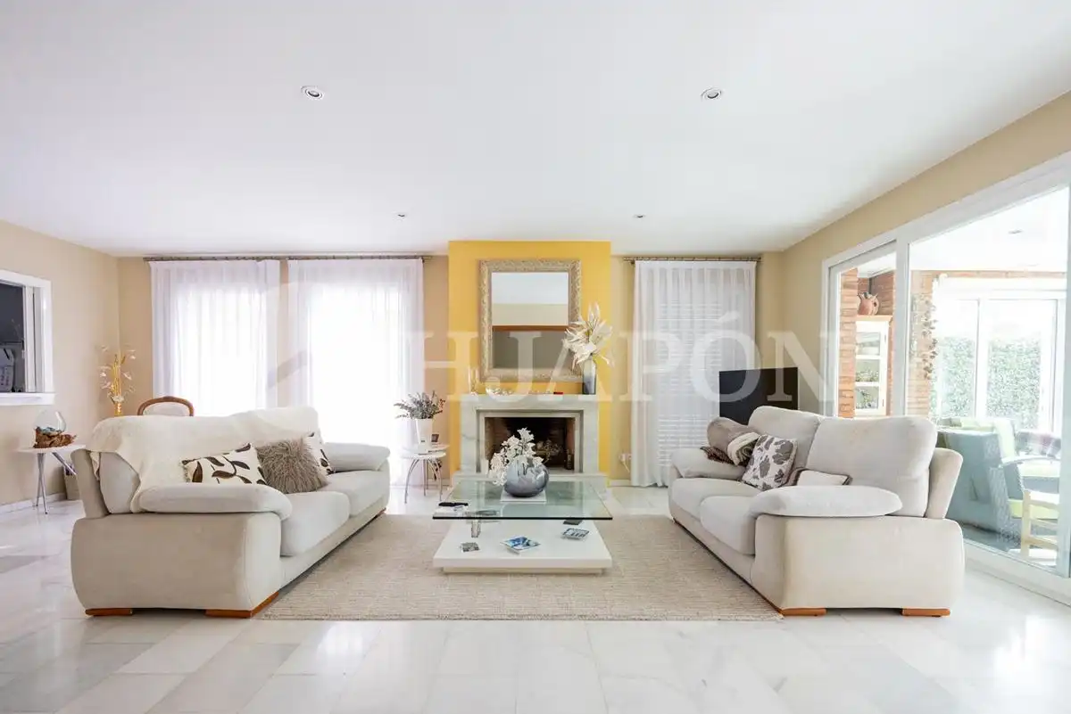 Wohnzimmer von Haus oder Chalet zum Verkauf in Alella mit Klimaanlage, Privatgarten und Terrasse