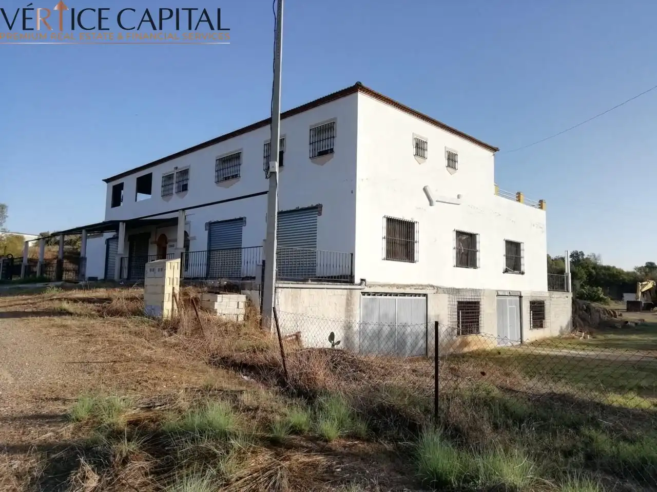 Vista exterior de Casa o xalet en venda en Alhaurín de la Torre amb Aire condicionat, Terrassa i Traster