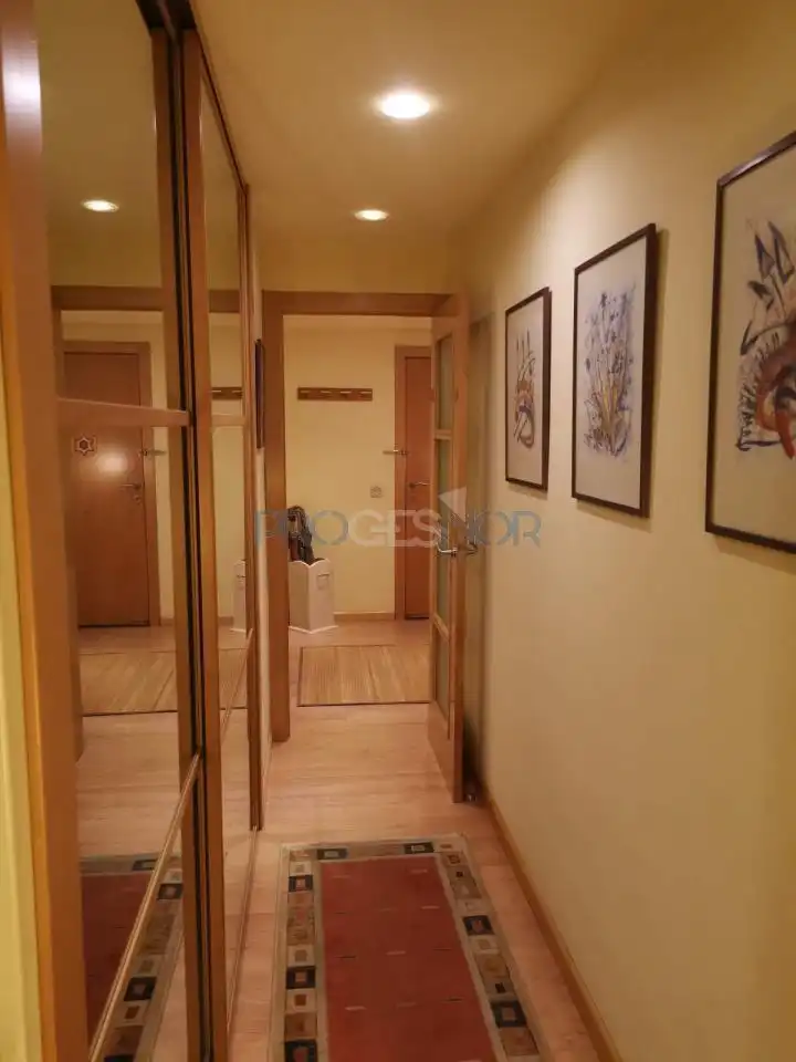 Piso en venta en León Capital  con Calefacción, Trastero y Balcón