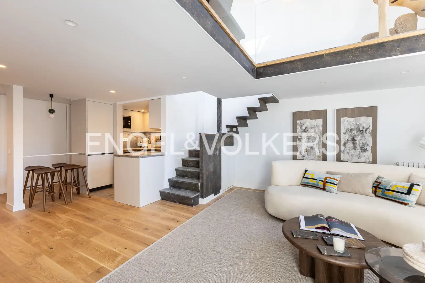 Sala d'estar de Àtic en venda en Madrid amb Aire condicionat, Calefacció i Parquet