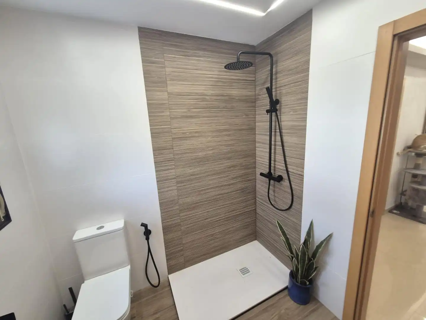 Baño de Casa o chalet en venta en Aldea del Fresno con Aire acondicionado, Calefacción y Terraza