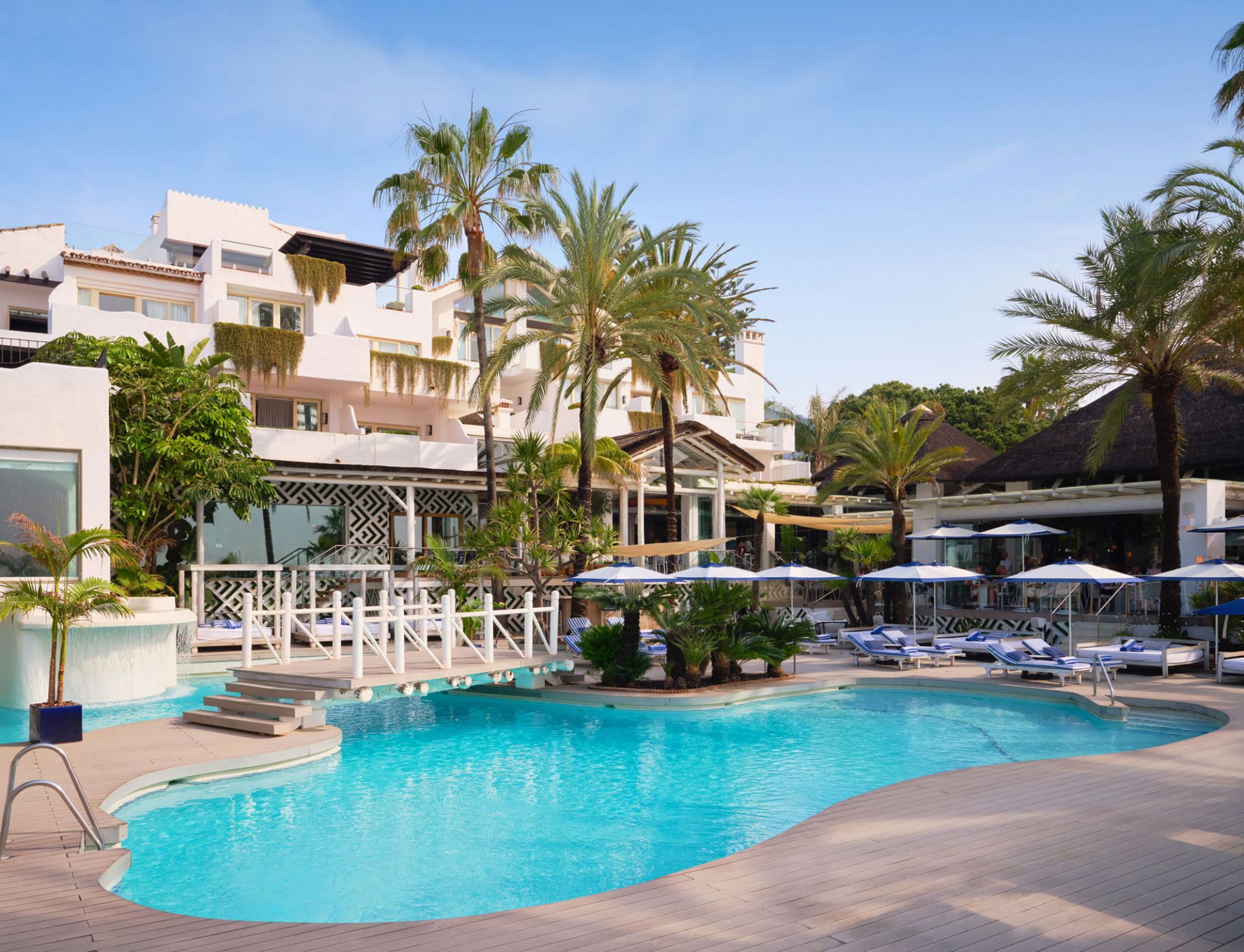 Swimming pool of Apartment for sale in Marbella  with Air Conditioner, Heating and Terrace
