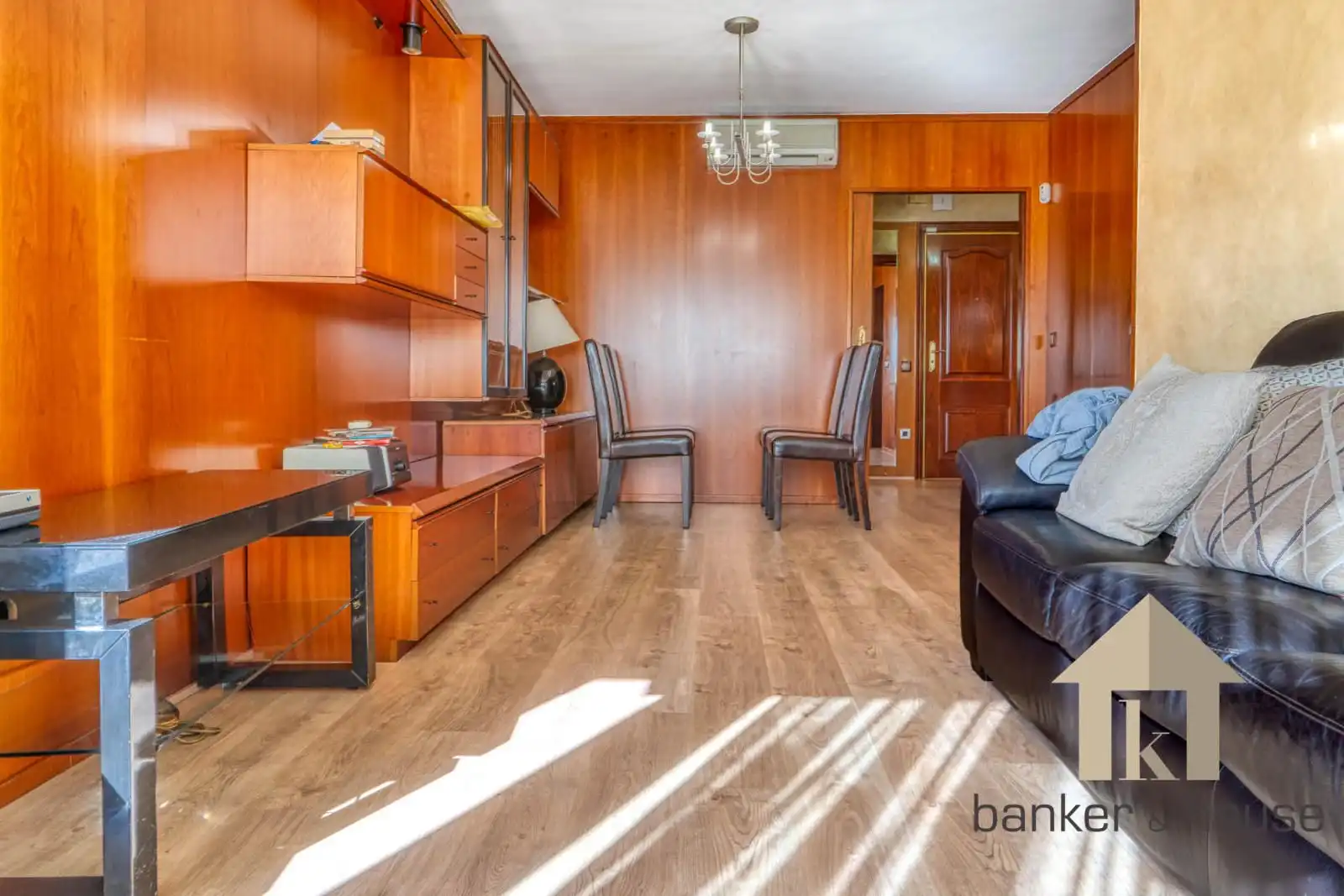 Sala d'estar de Pis en venda en Cerdanyola del Vallès amb Aire condicionat, Calefacció i Parquet