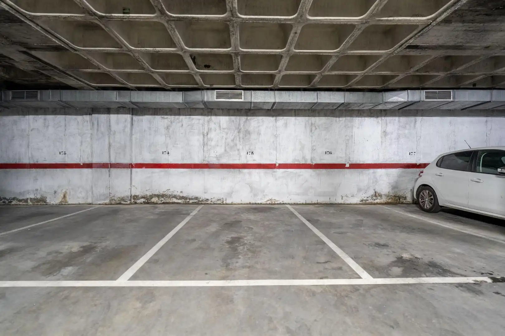 Parkplatz von Garage zum Verkauf in Roquetas de Mar