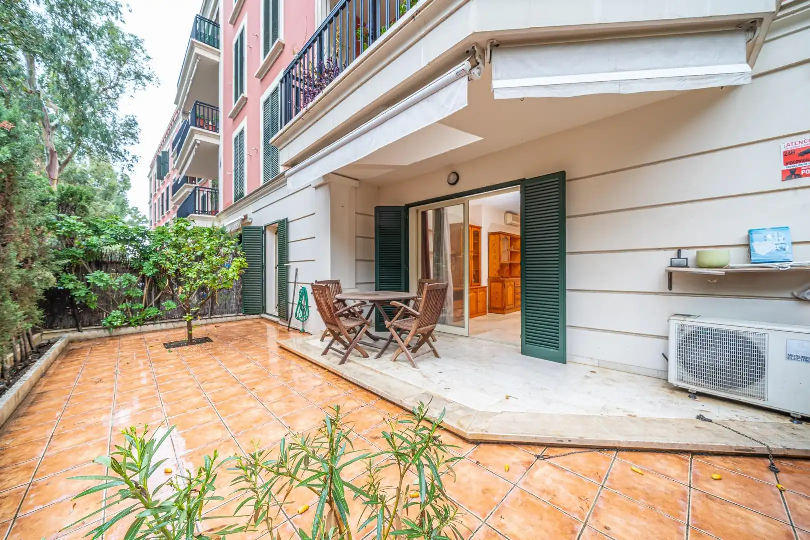Ground floor with lift for sale in Carrer de l'Illa de Rodes, imagen 2