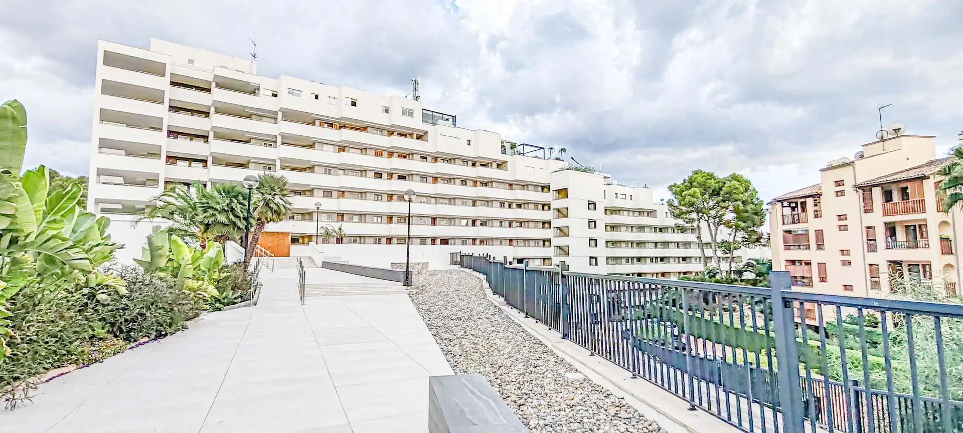 Vista exterior de Pis en venda en Calvià amb Aire condicionat, Calefacció i Terrassa