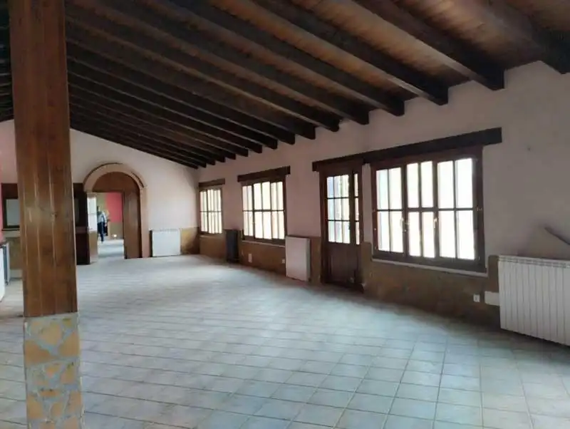 Local en venta en Romanos