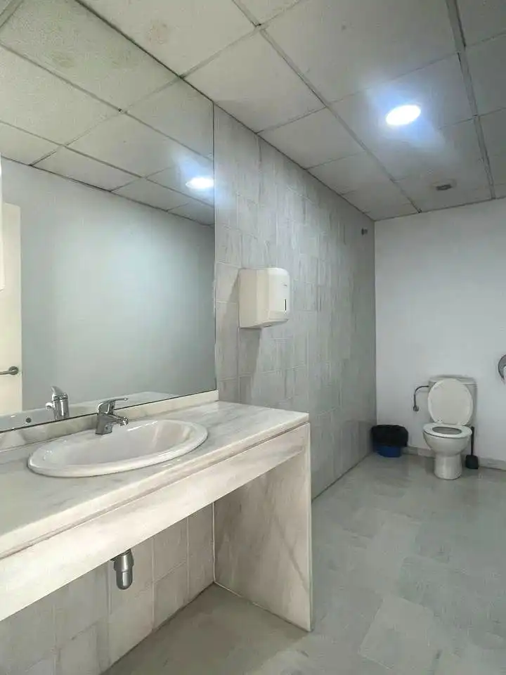 Bany de Local en venda en Palomares del Río