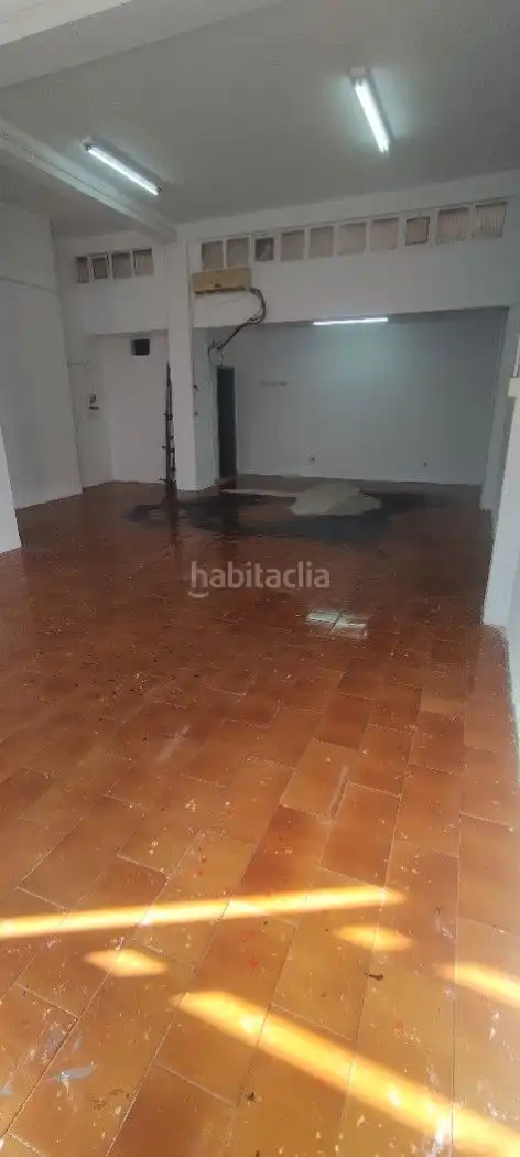 Local comercial en venda a Carrer Riu Montsant 10, imagen 3