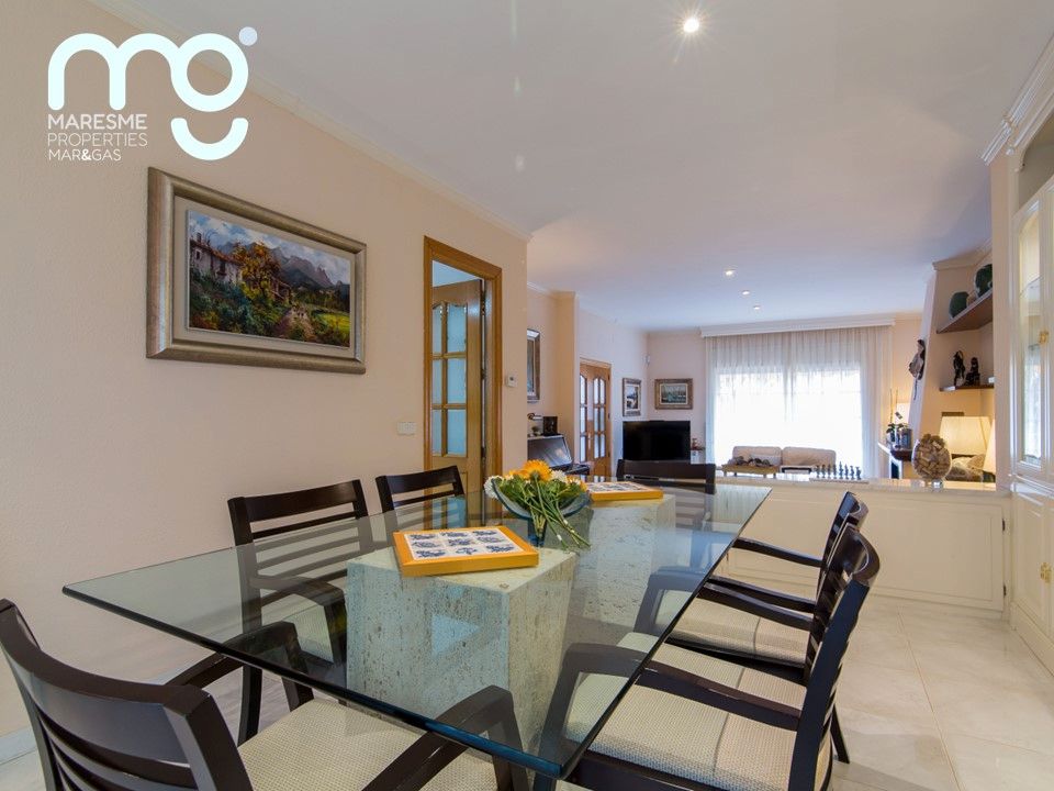 Comedor de Casa o chalet en venta en Premià de Dalt con Calefacción, Jardín privado y Terraza