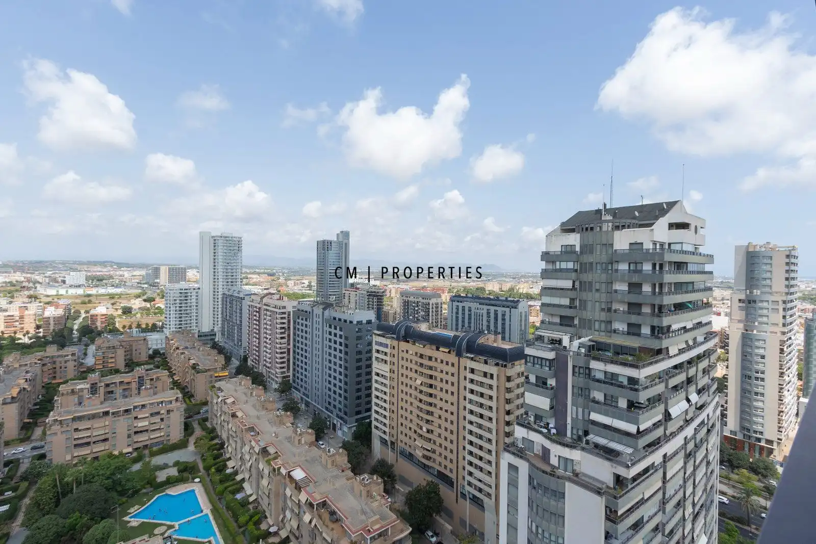 Exterior view of Flat for rent in Valencia  with Air Conditioner, Heating and Terrace