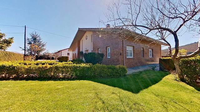 Casa-chalet en Venta en Barrundia