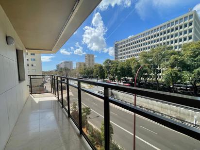 Vista exterior de Pis en venda en  Sevilla Capital amb Aire condicionat, Calefacció i Jardí privat
