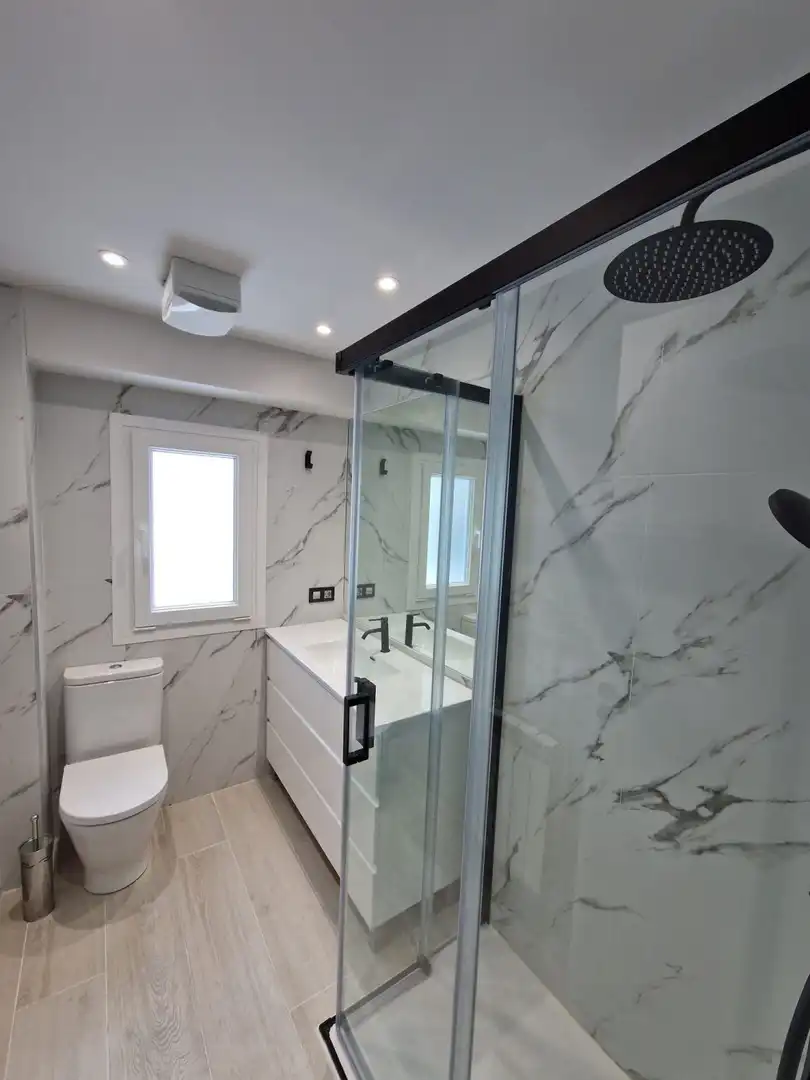Bathroom of Flat for rent in Salamanca  with Heating and Furnished