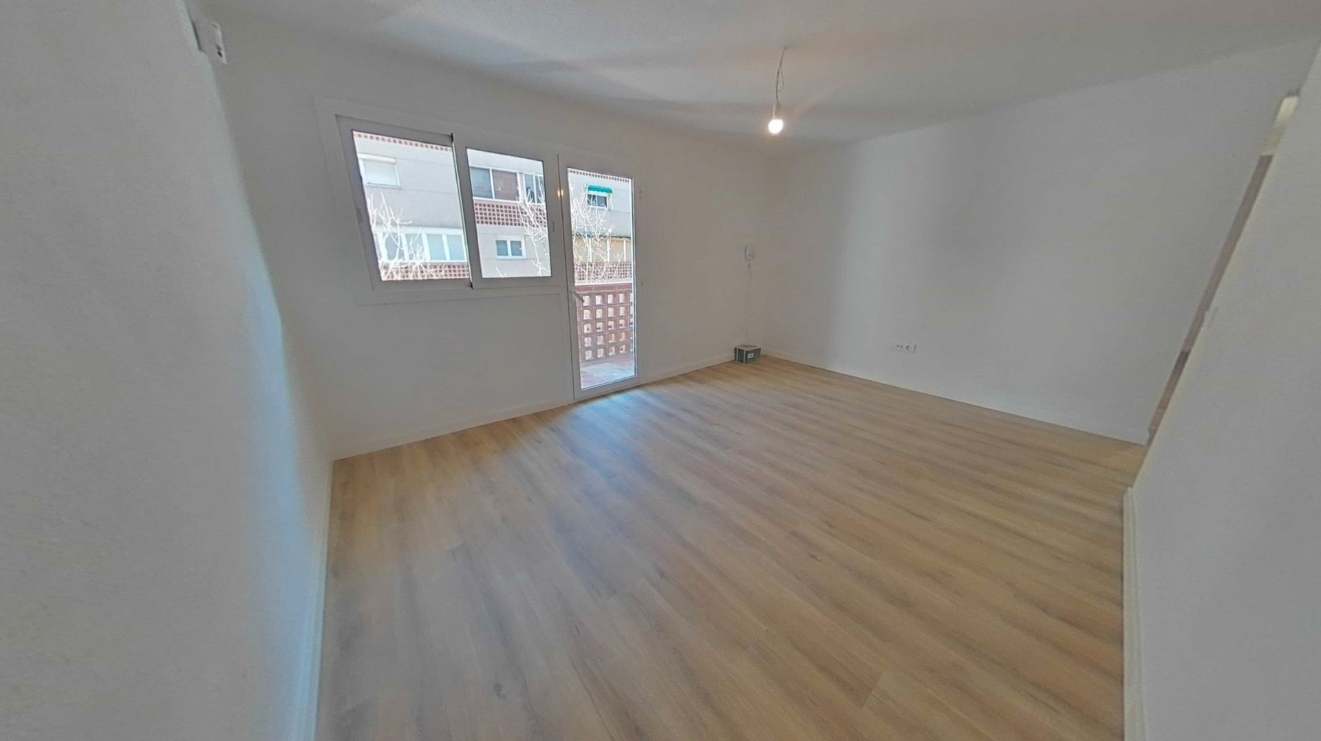 Bedroom of Flat for sale in L'Hospitalet de Llobregat  with Parquet flooring and Balcony
