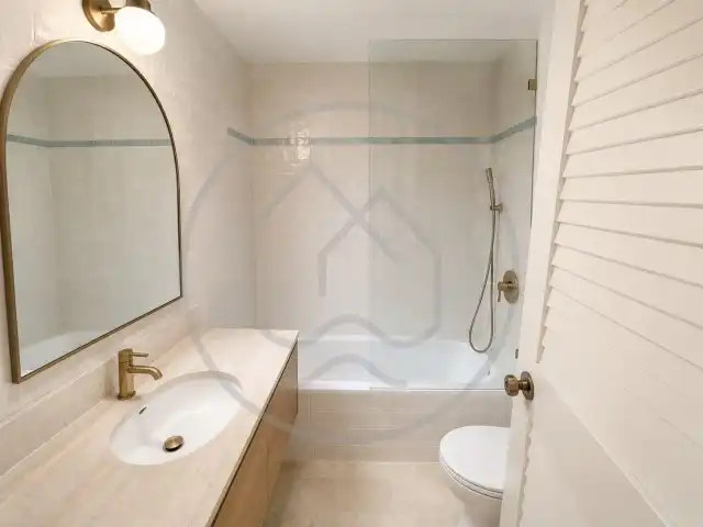 Flat with terrace for sale in Passeig Marítim 142, imagen 8