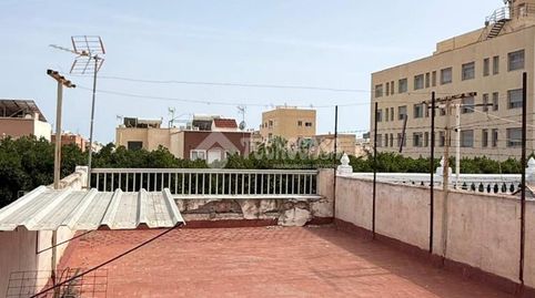 Foto 2 de Casa adosada en venta en San Luis, Almería Capital