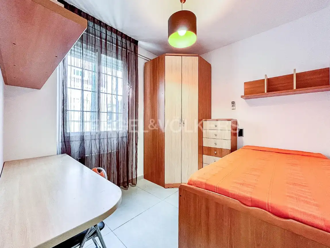 Habitación de Ático en venta en Barcelona con Aire acondicionado, Calefacción y Amueblado