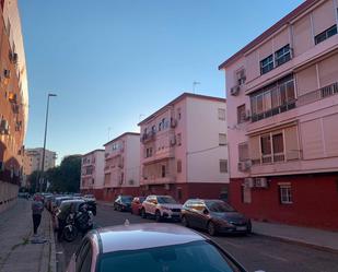 Exterior view of Flat for sale in  Sevilla Capital  with Air Conditioner