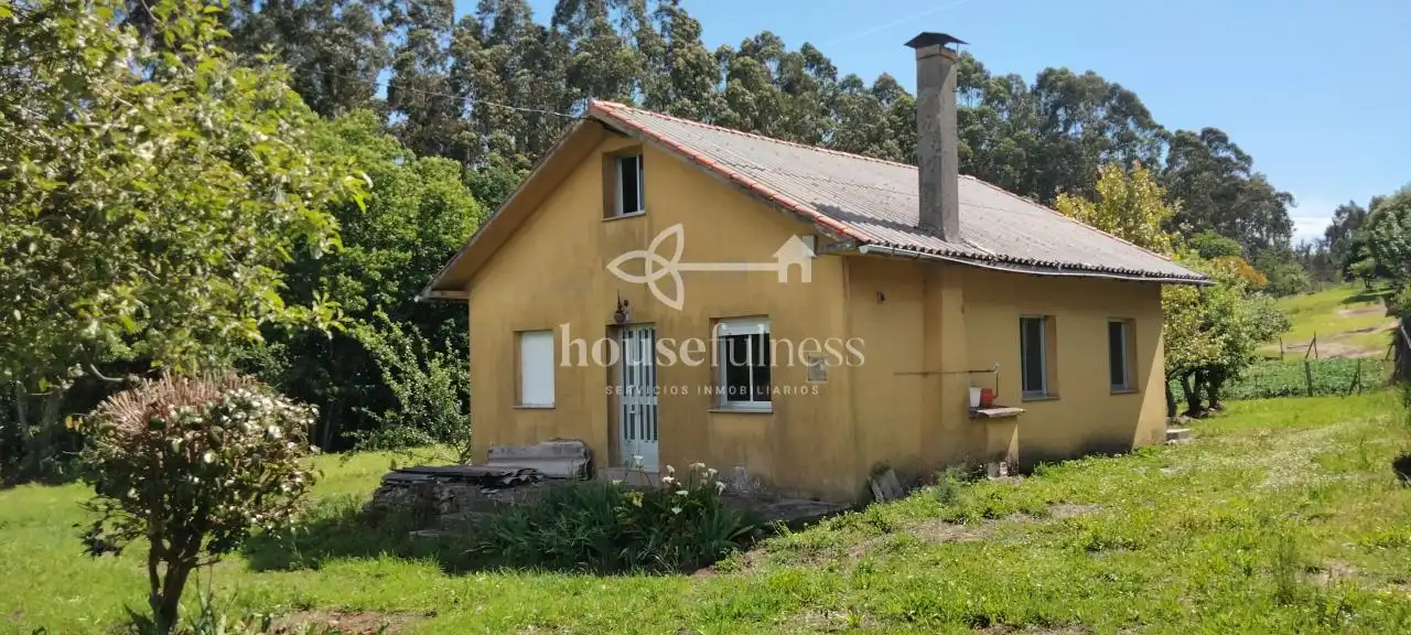Vista exterior de Casa o xalet en venda en Irixoa amb Calefacció, Jardí privat i Traster