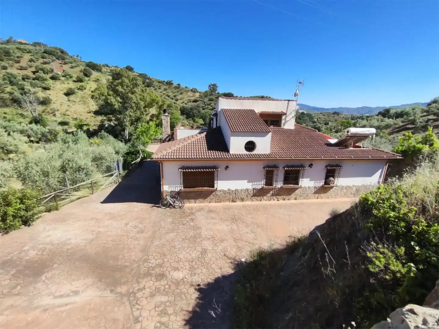 Vista exterior de Pis en venda en Riogordo amb Jardí privat, Traster i Piscina