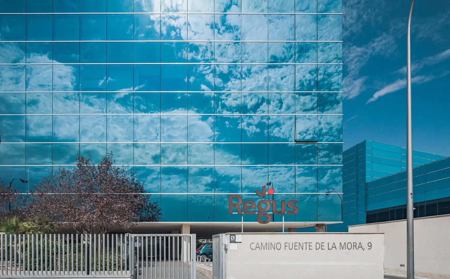 Außenansicht von Büro zur Miete in Madrid mit Klimaanlage und Heizung