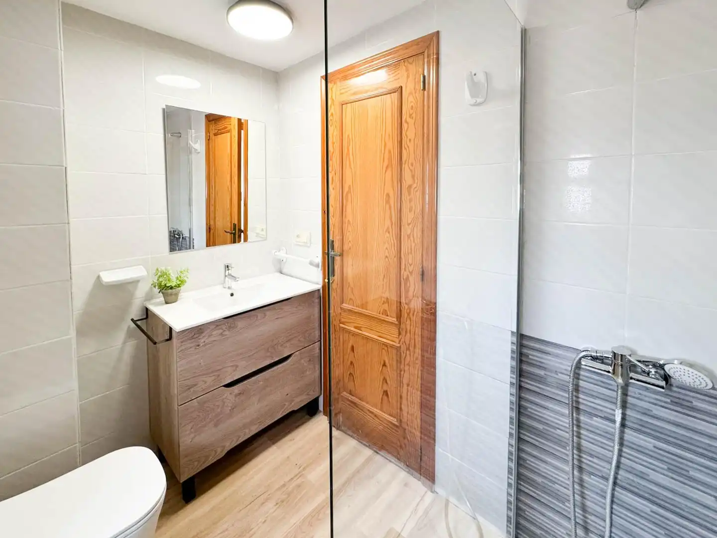 Baño de Apartamento de alquiler en Playa de Gandia