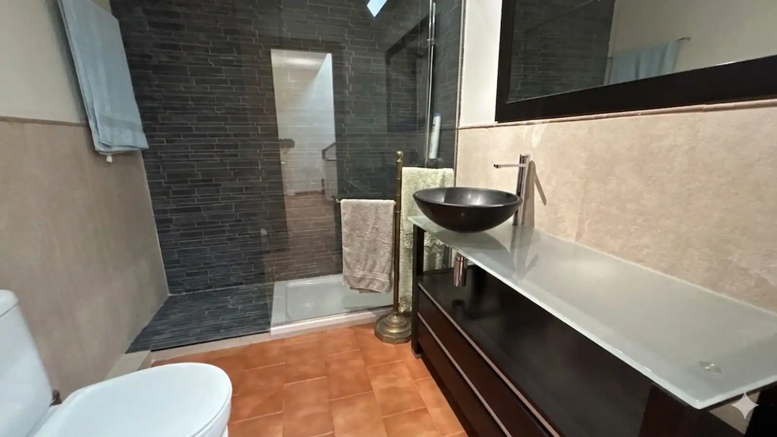 Badezimmer von Einfamilien-Reihenhaus zum Verkauf in  Palma de Mallorca mit Klimaanlage, Heizung und Terrasse